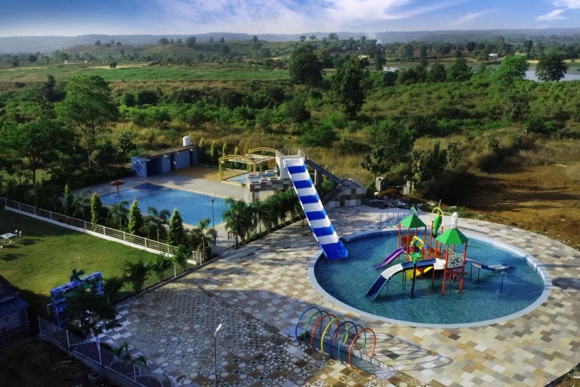 ג'אבלפור Nisarg Resort מראה חיצוני תמונה